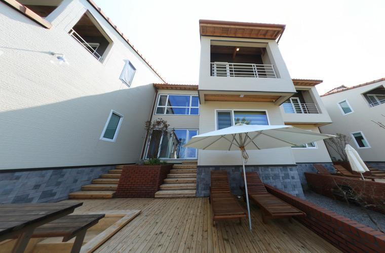Jeju Lake Pension Экстерьер фото