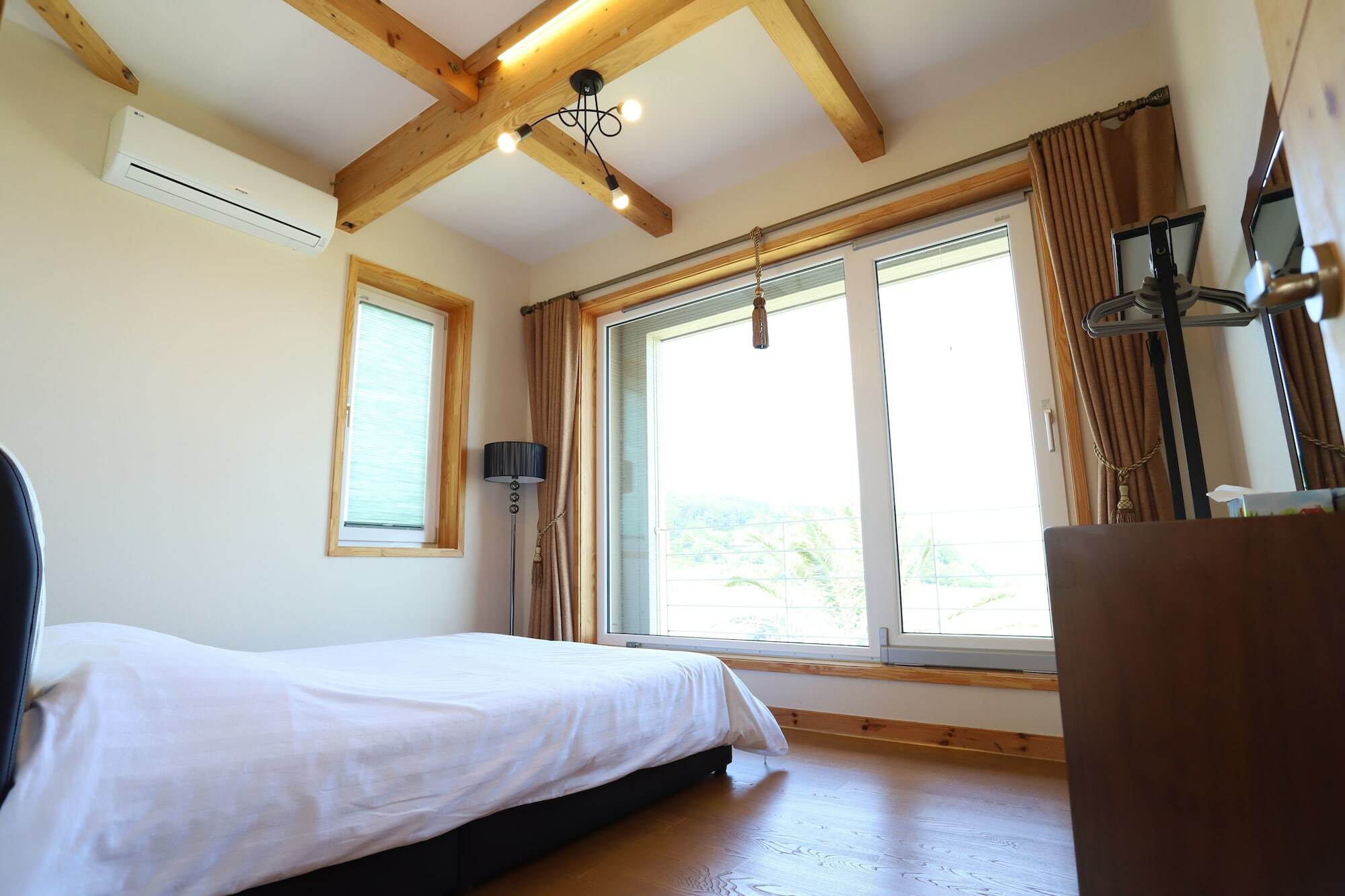 Jeju Lake Pension Экстерьер фото